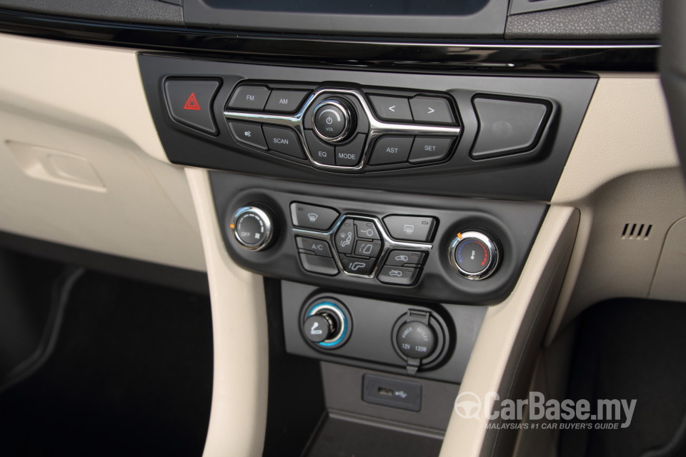 Chery Maxime B240 (2015) Interior