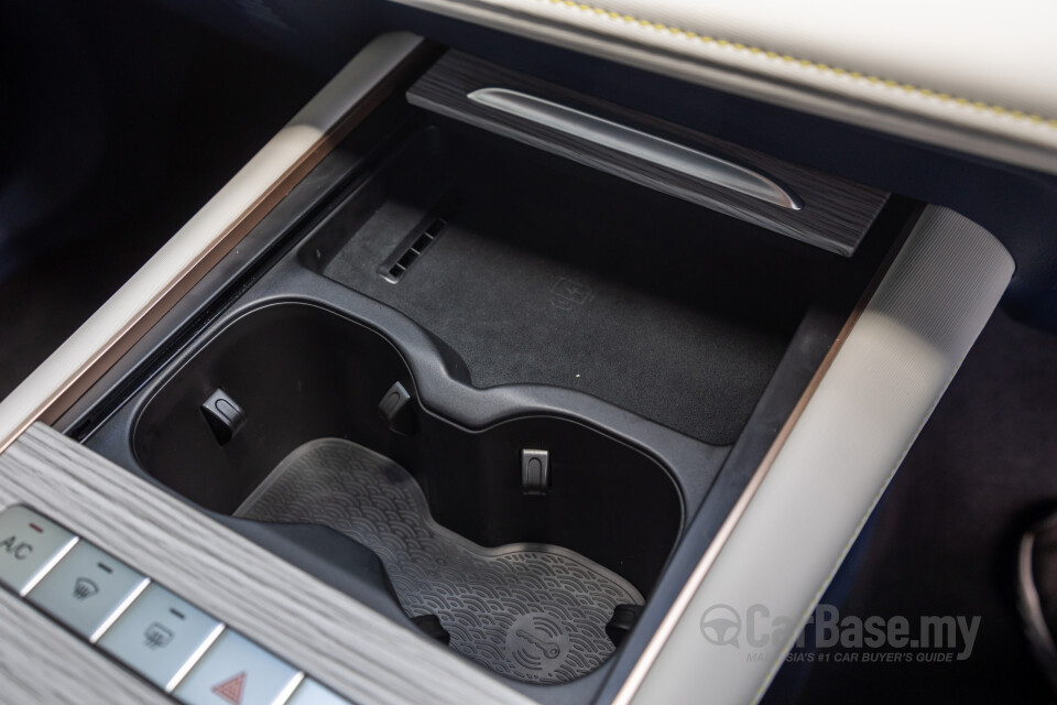 Chery Omoda E5 Mk1 (2024) Interior