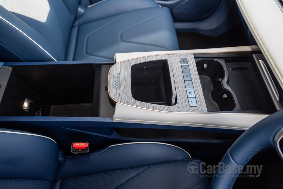 Chery Omoda E5 Mk1 (2024) Interior