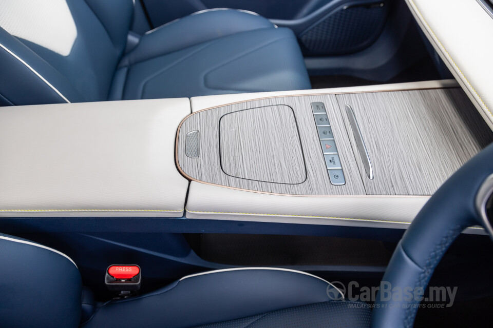 Chery Omoda E5 Mk1 (2024) Interior