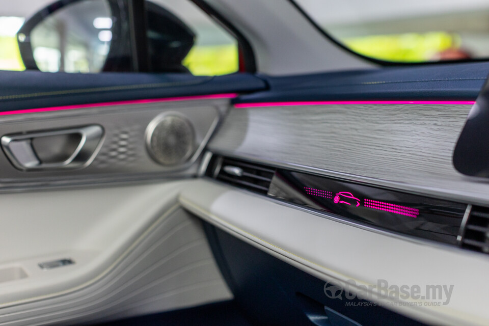 Chery Omoda E5 Mk1 (2024) Interior