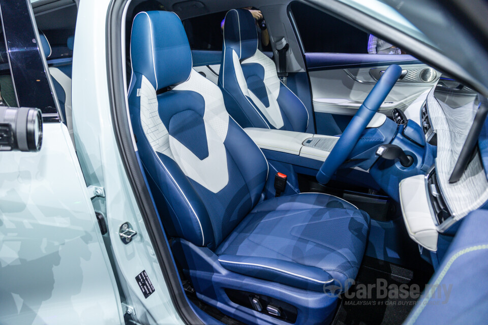 Chery Omoda E5 Mk1 (2024) Interior