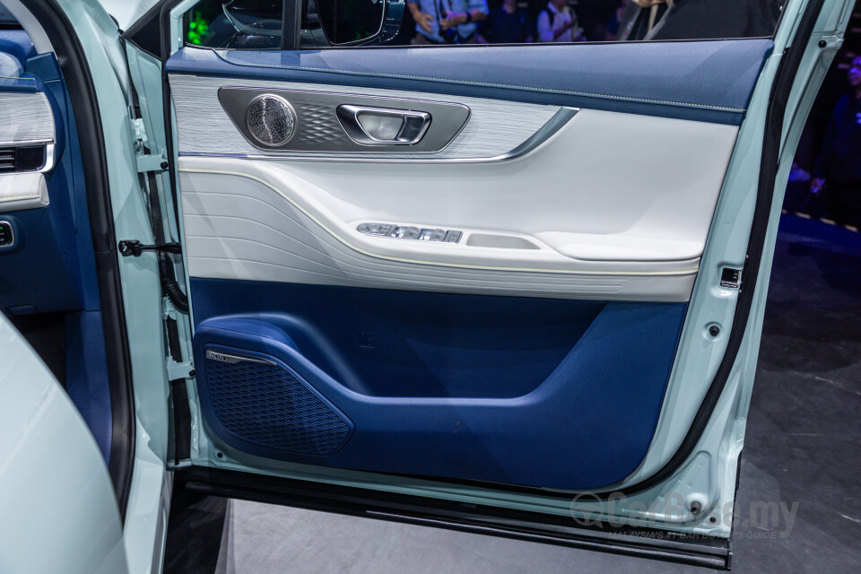Chery Omoda E5 Mk1 (2024) Interior