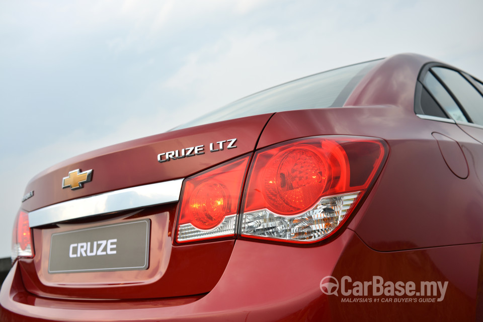 Chevrolet Cruze J300 (2012) Exterior