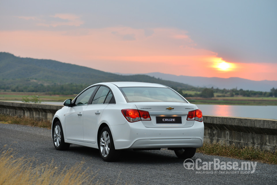 Chevrolet Cruze J300 (2012) Exterior