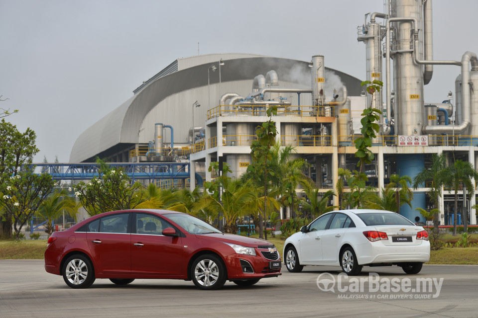 Chevrolet Cruze J300 (2012) Exterior
