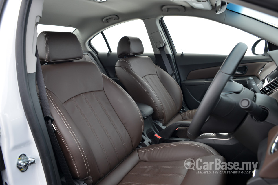 Chevrolet Cruze J300 (2012) Interior