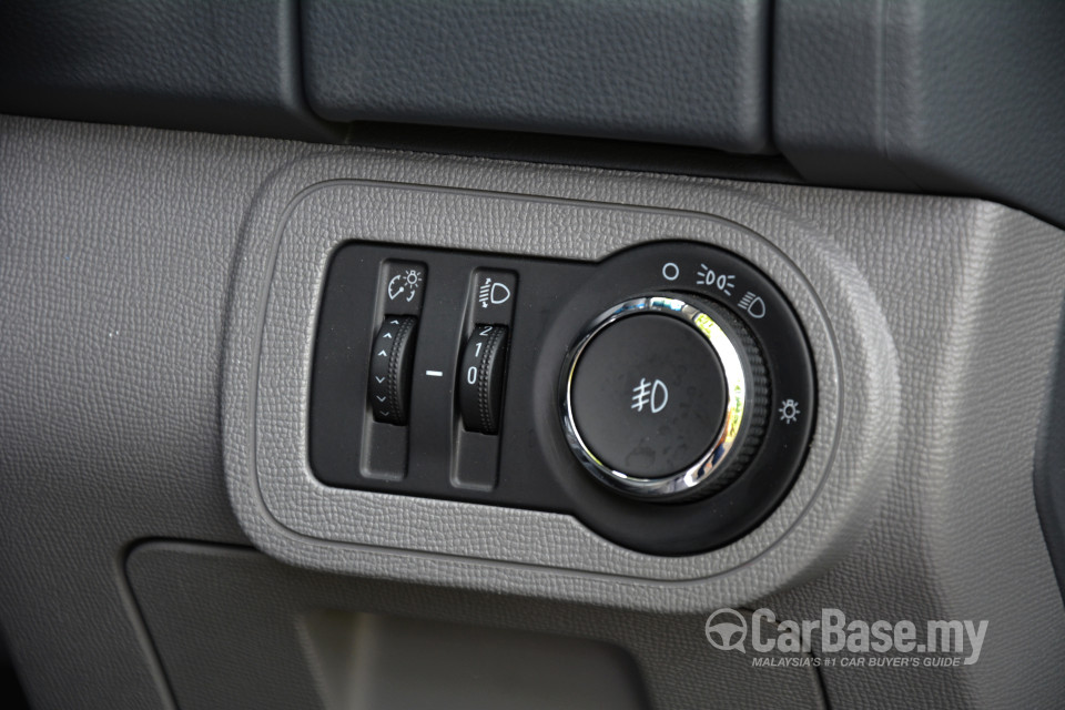 Chevrolet Colorado Mk2 (2012) Interior