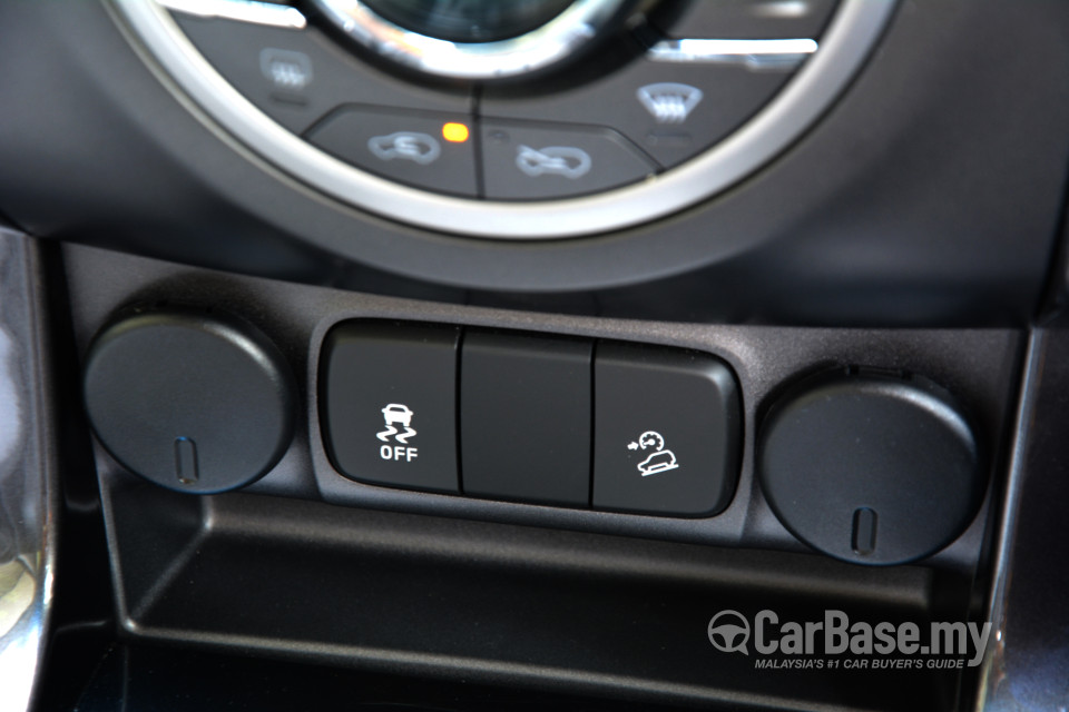 Chevrolet Colorado Mk2 (2012) Interior