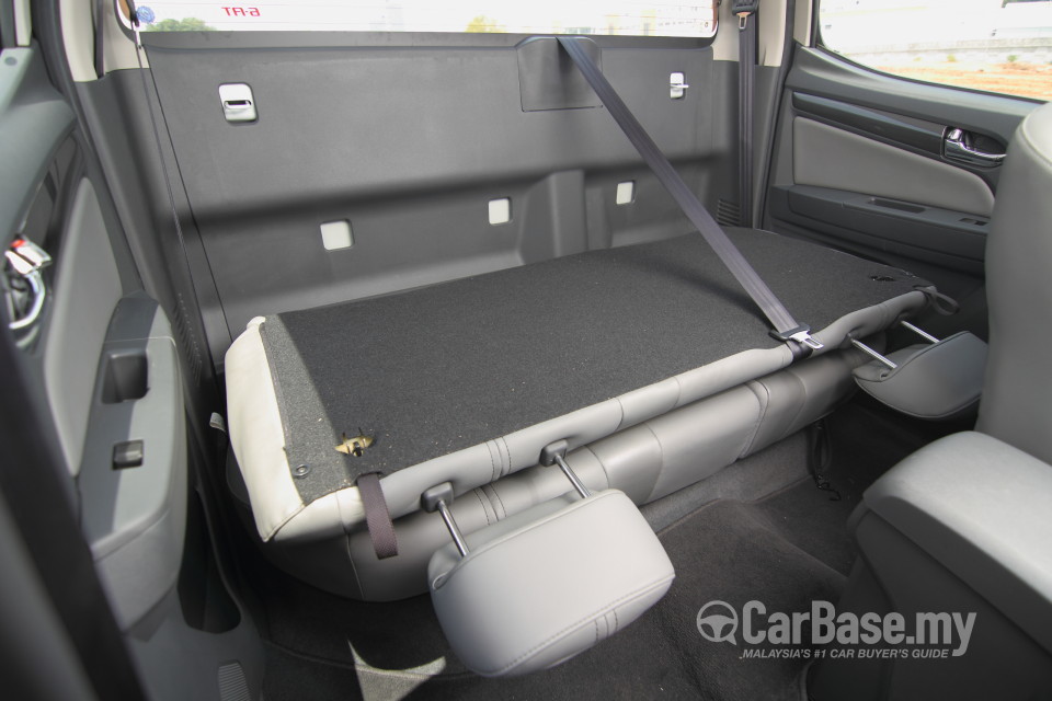 Chevrolet Colorado Mk2 (2012) Interior