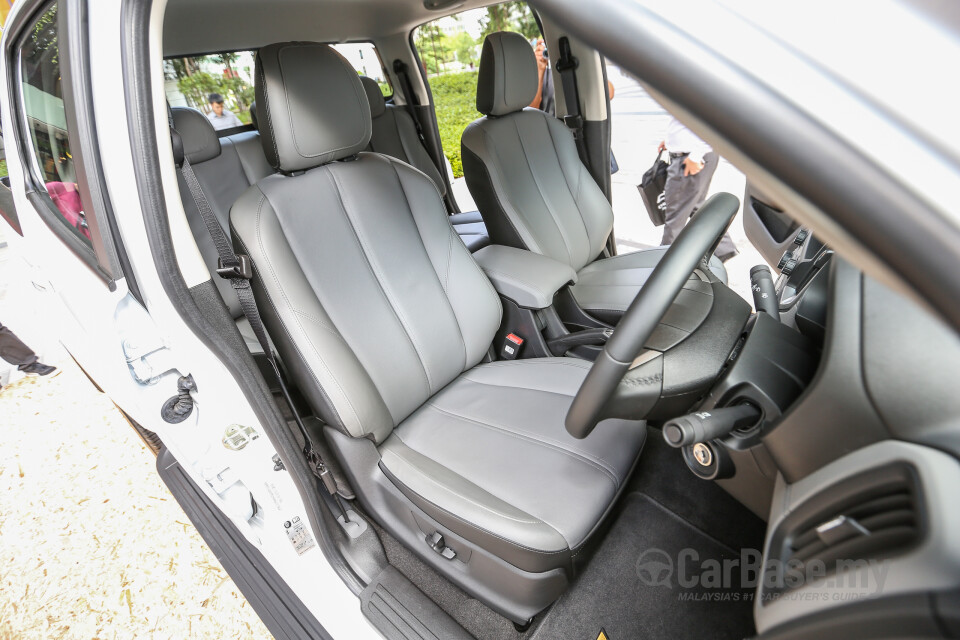 Proton Exora Mk1 RC (2019) Interior