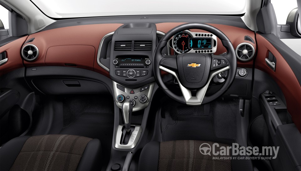 Chevrolet Sonic T300 (2012) Interior