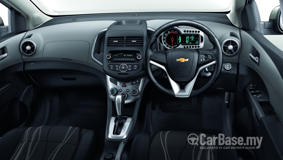 Chevrolet Sonic T300 (2012) Interior