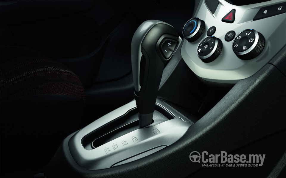 Chevrolet Sonic T300 (2012) Interior
