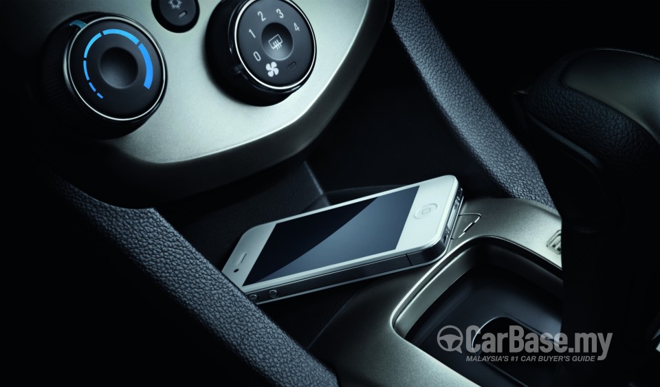 Chevrolet Sonic T300 (2012) Interior