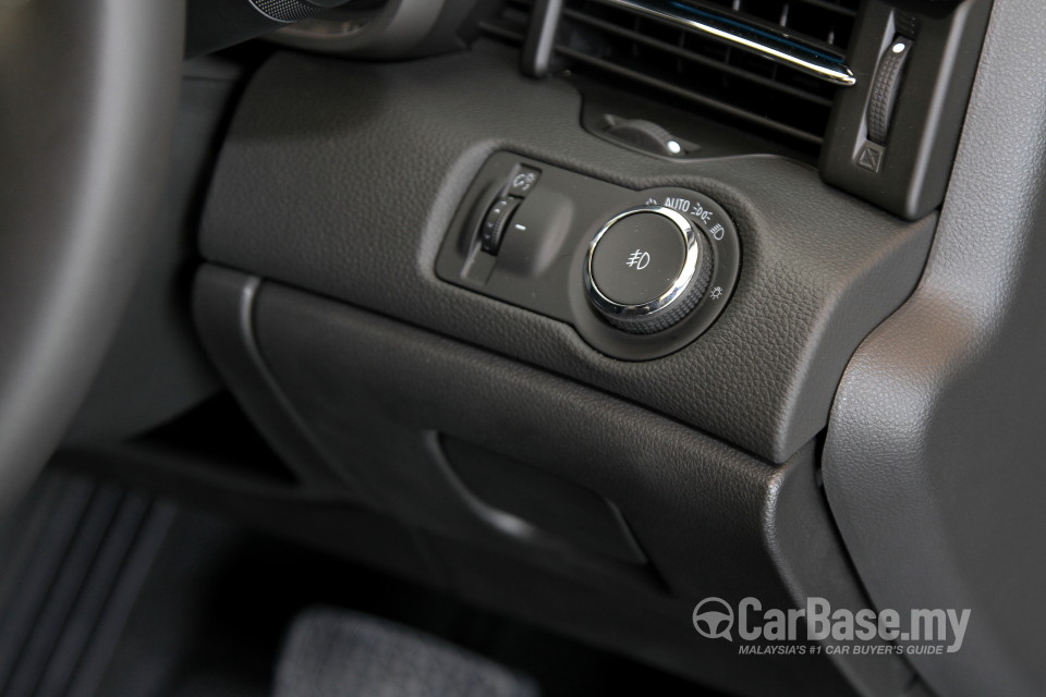 Chevrolet Malibu Mk8 (2014) Interior
