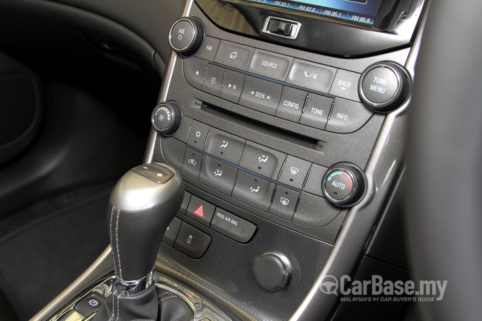Chevrolet Malibu Mk8 (2014) Interior