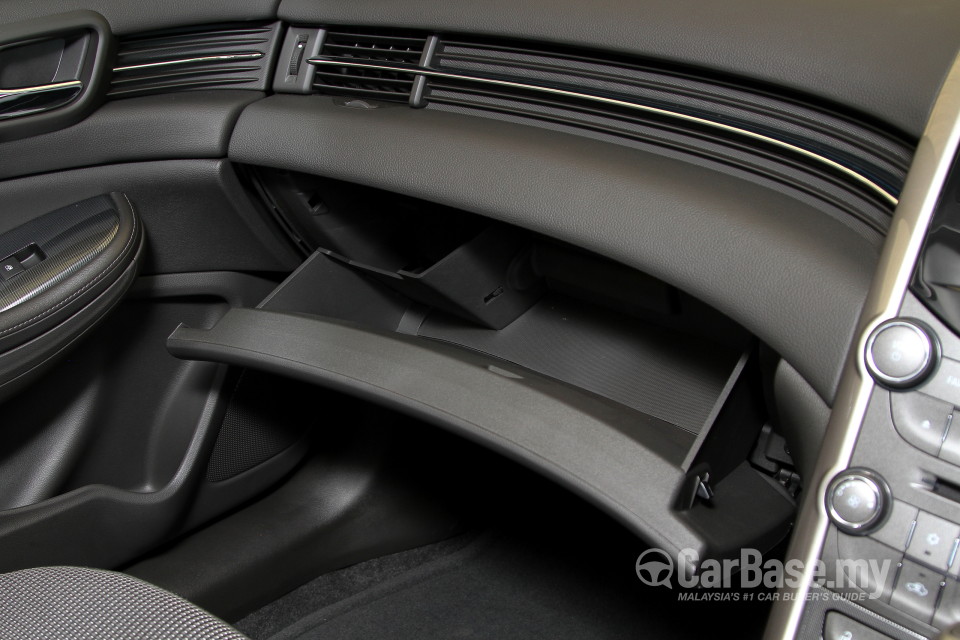 Chevrolet Malibu Mk8 (2014) Interior