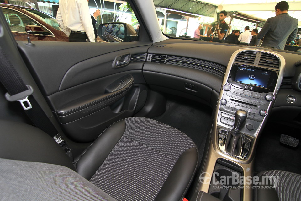 Chevrolet Malibu Mk8 (2014) Interior