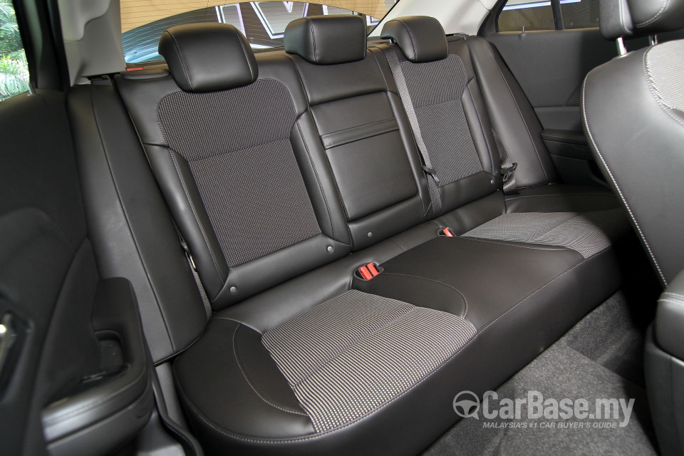 Chevrolet Malibu Mk8 (2014) Interior