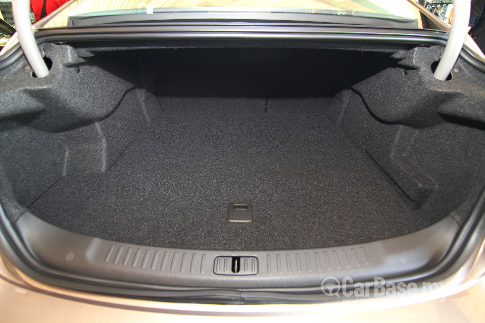 Chevrolet Malibu Mk8 (2014) Interior