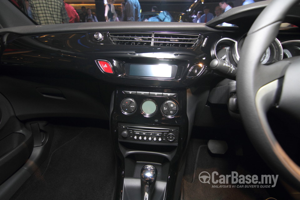 Citroen DS3 Mk1  (2014) Interior