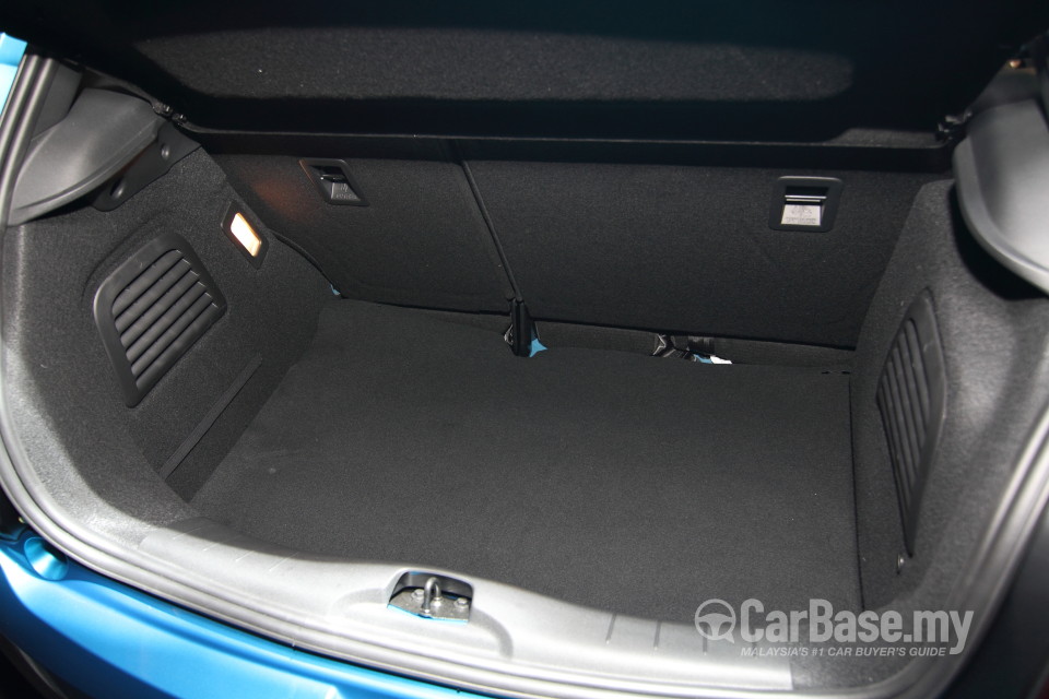 Citroen DS3 Mk1  (2014) Interior