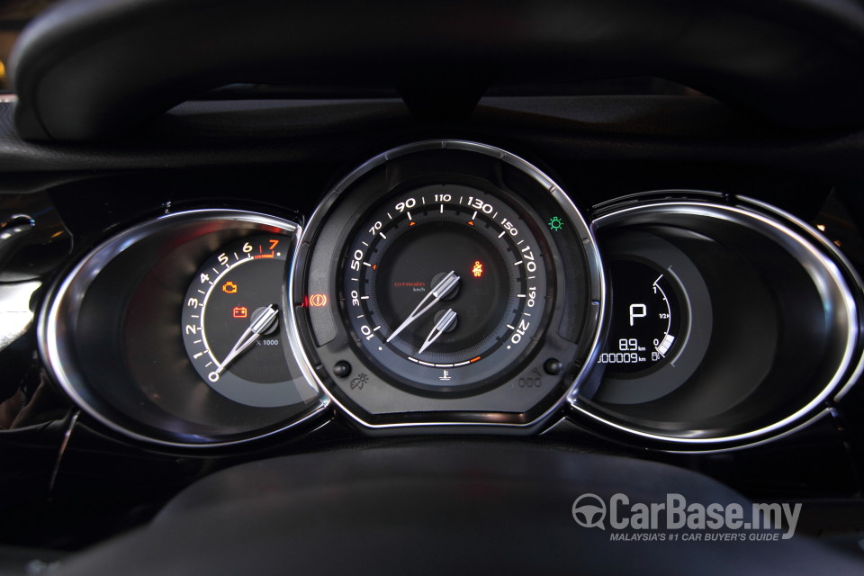 Citroen DS3 Mk1  (2014) Interior