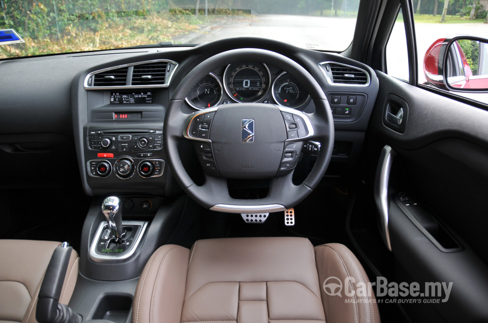 Citroen DS4 Mk1 (2013) Interior