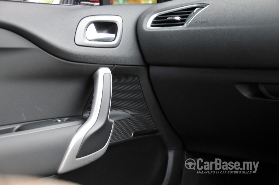 Citroen DS4 Mk1 (2013) Interior