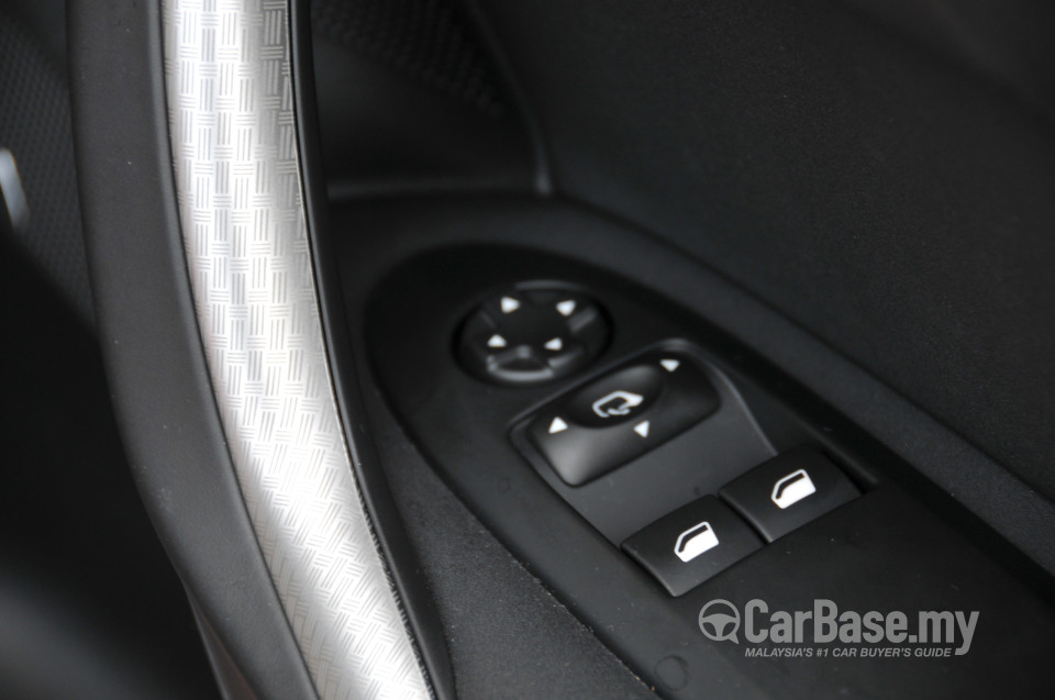 Citroen DS4 Mk1 (2013) Interior