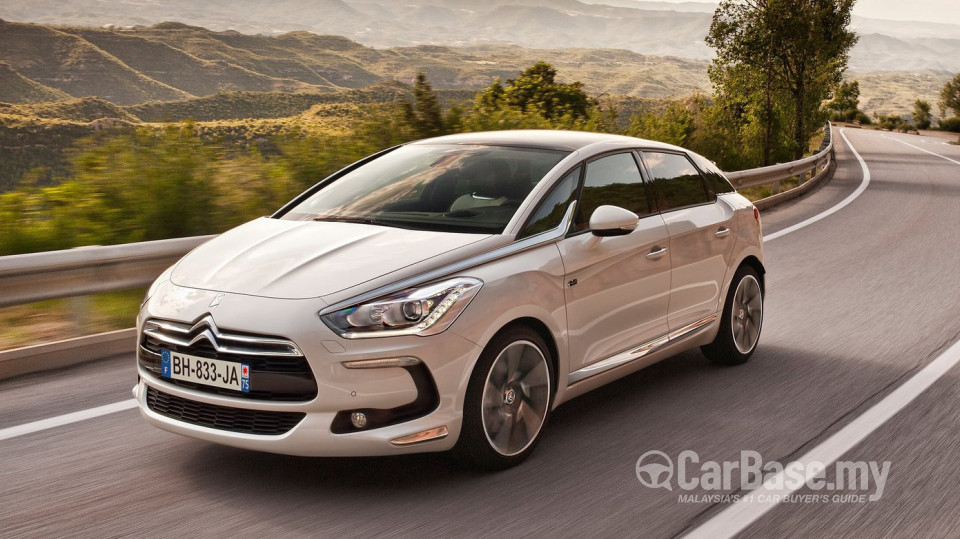 Citroen DS5 Mk1 (2013) Exterior