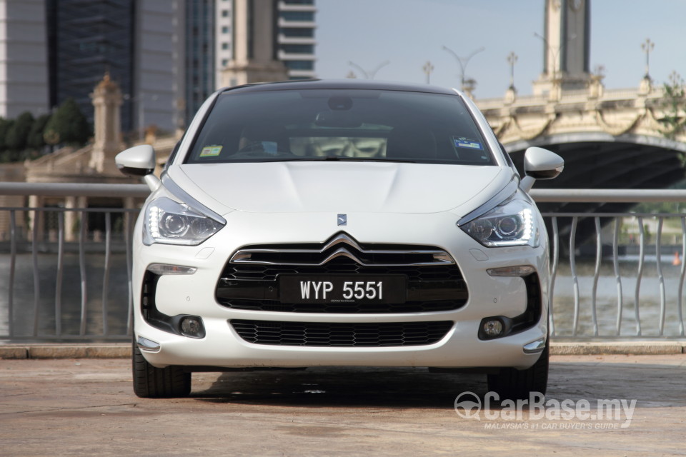 Citroen DS5 Mk1 (2013) Exterior