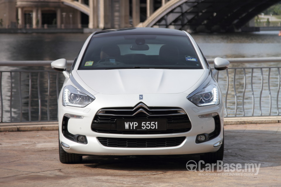 Citroen DS5 Mk1 (2013) Exterior