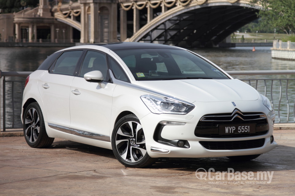 Citroen DS5 Mk1 (2013) Exterior