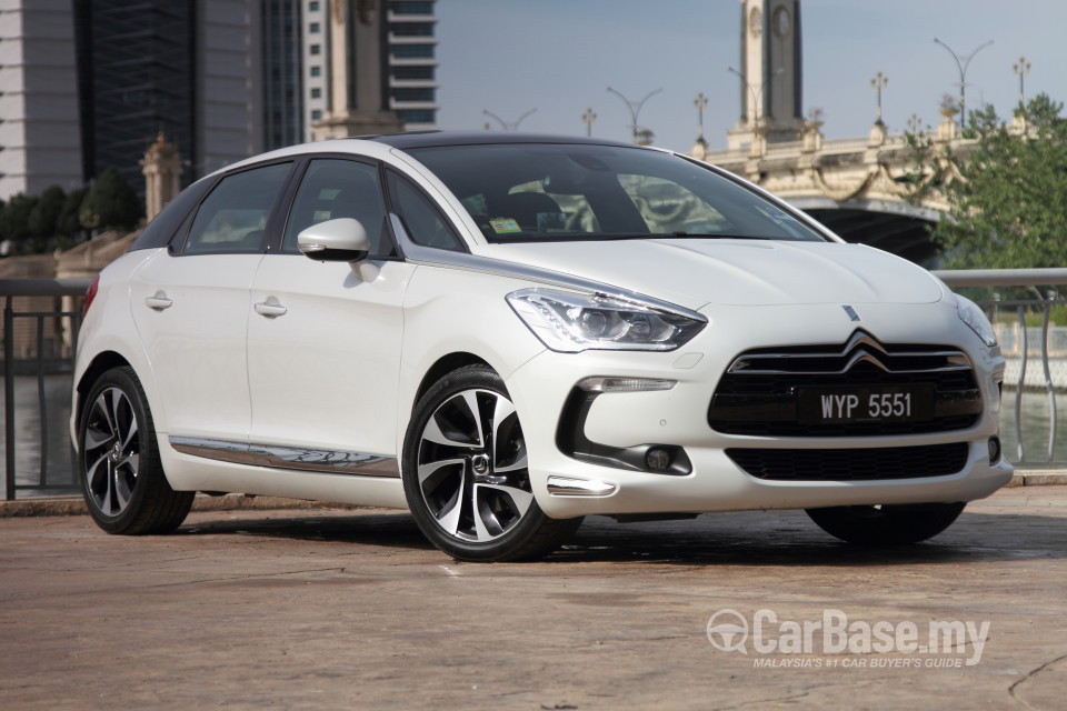 Citroen DS5 Mk1 (2013) Exterior