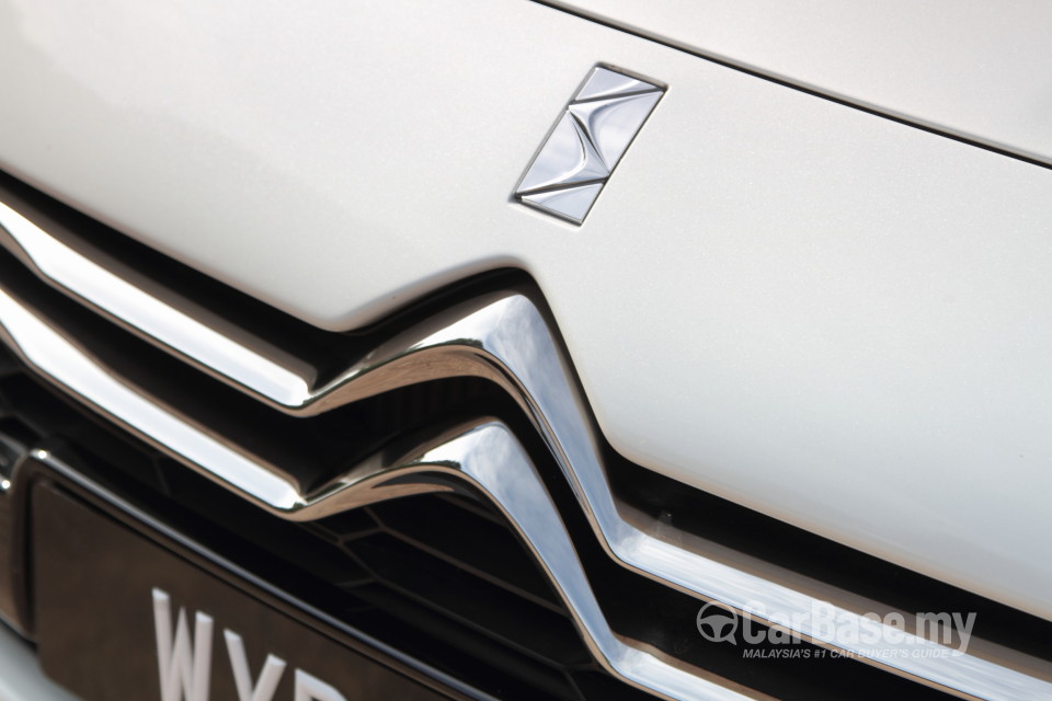 Citroen DS5 Mk1 (2013) Exterior