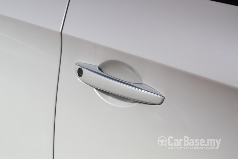Citroen DS5 Mk1 (2013) Exterior