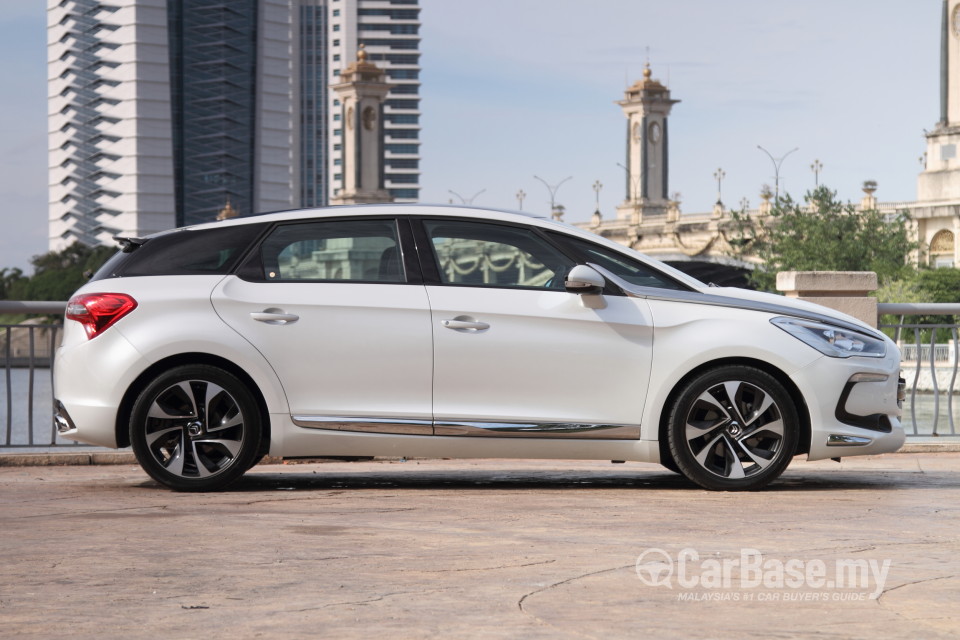 Citroen DS5 Mk1 (2013) Exterior