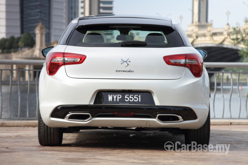 Citroen DS5 Mk1 (2013) Exterior