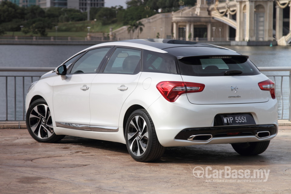 Citroen DS5 Mk1 (2013) Exterior