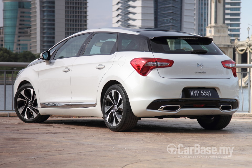 Citroen DS5 Mk1 (2013) Exterior