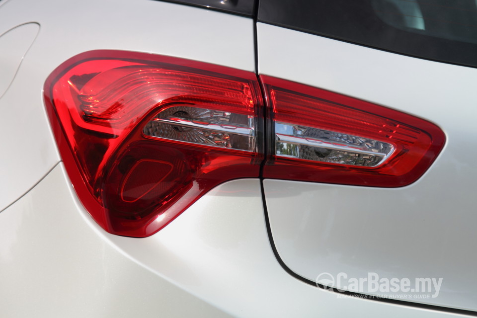 Citroen DS5 Mk1 (2013) Exterior