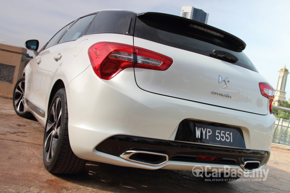 Citroen DS5 Mk1 (2013) Exterior