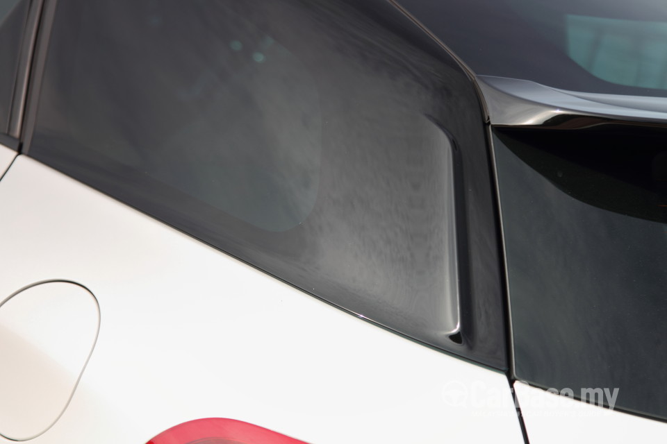 Citroen DS5 Mk1 (2013) Exterior