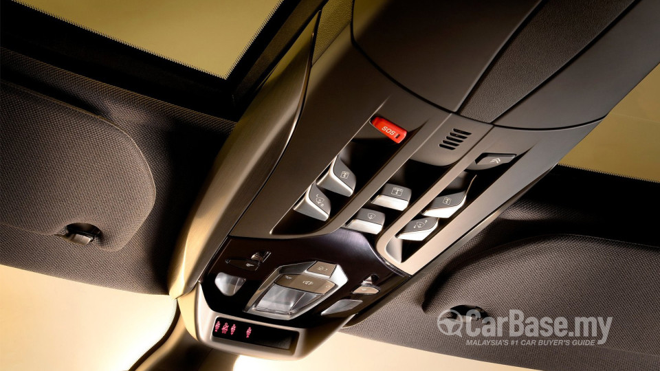 Citroen DS5 Mk1 (2013) Interior
