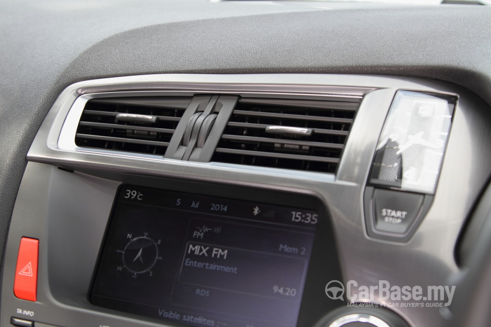 Citroen DS5 Mk1 (2013) Interior