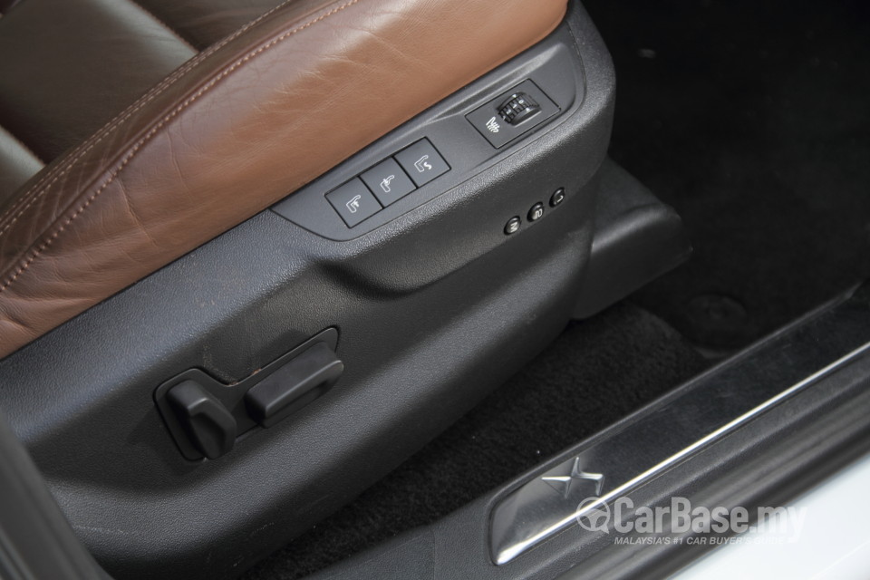 Citroen DS5 Mk1 (2013) Interior