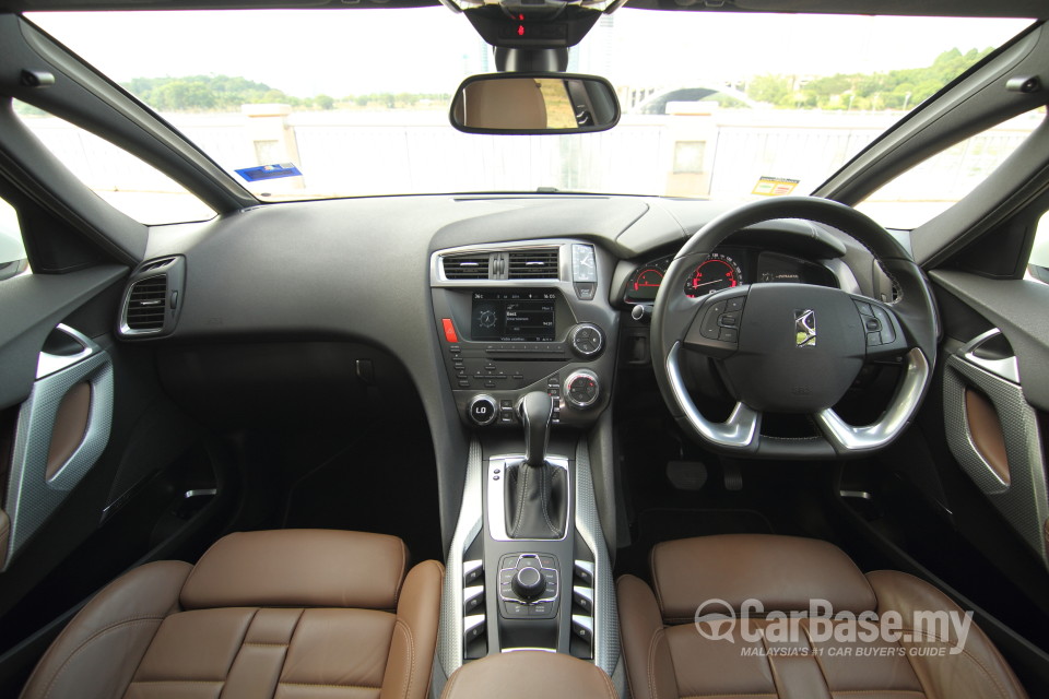Citroen DS5 Mk1 (2013) Interior