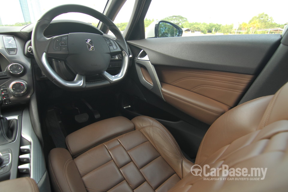 Citroen DS5 Mk1 (2013) Interior